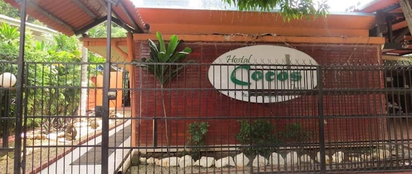 Hostal Cocos Inn