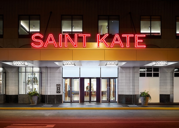 Saint Kate - The Arts Hotel