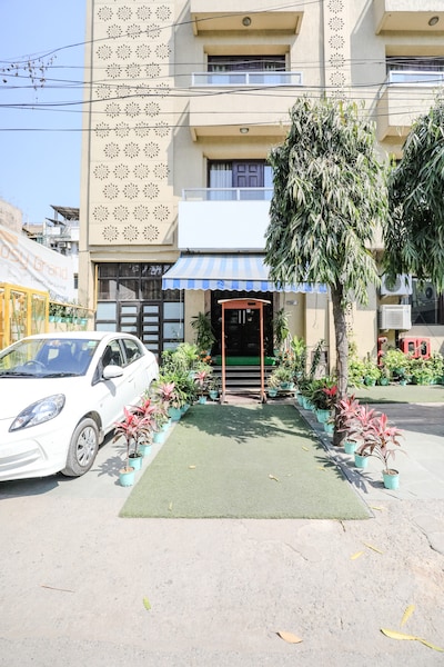 Cosy Grand, Near Chanakyapuri, Embassy Area