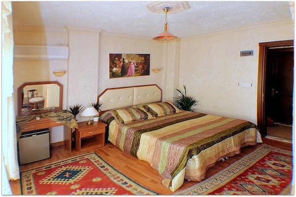 Rebetika Hotel Located Secuk Near Ephesus (double Bed)4