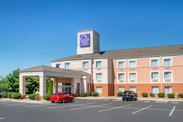 Wingate by Wyndham Dublin Near Claytor Lake State Park