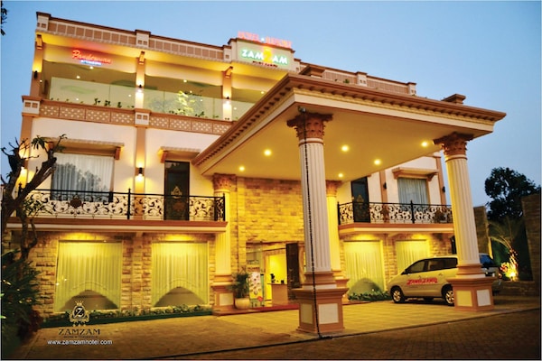 Zamzam Hotel And Resort