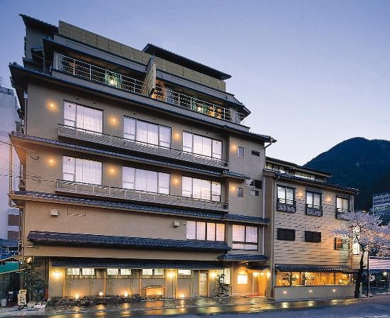 懐石料理旅館・トロン温泉　神明山荘