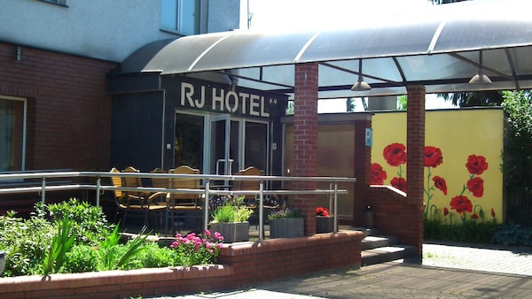 RJ Hotel
