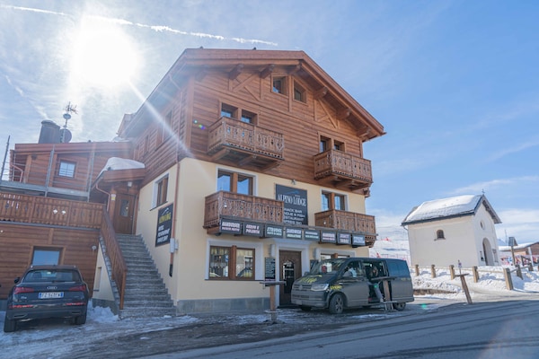 Alpino Lodge