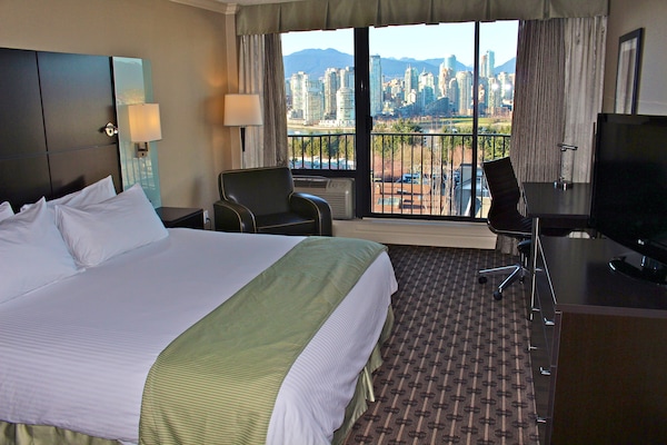 Park Inn & Suites By Radisson Vancouver, BC