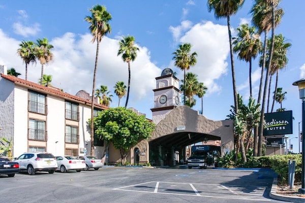 Radisson Suites Hotels Buena Park, CA