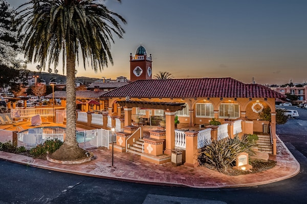 SFO Airport Hotel - El Rancho Inn - BW Signature Collection