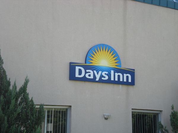 Days Inn By Wyndham West Point