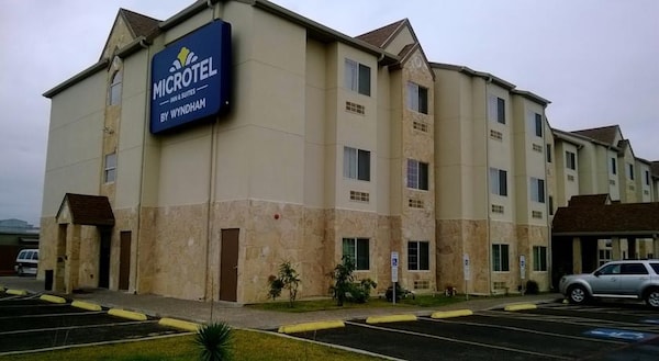 Microtel Inn and Suites Eagle Pass