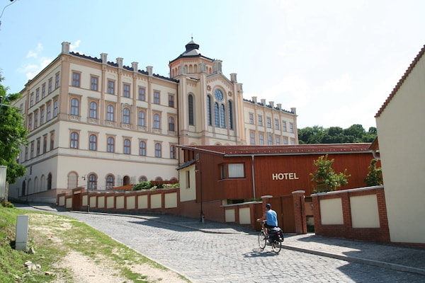 Hotel Adalbert Szent György Ház