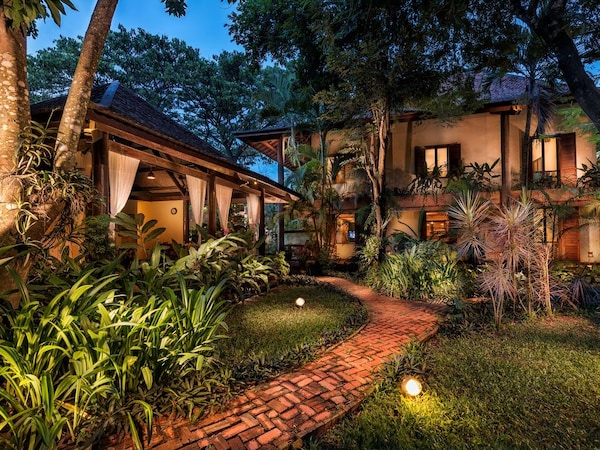 Amatao Tropical Residence