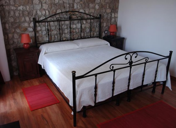 1 bedroom accommodation in Arba -PN-