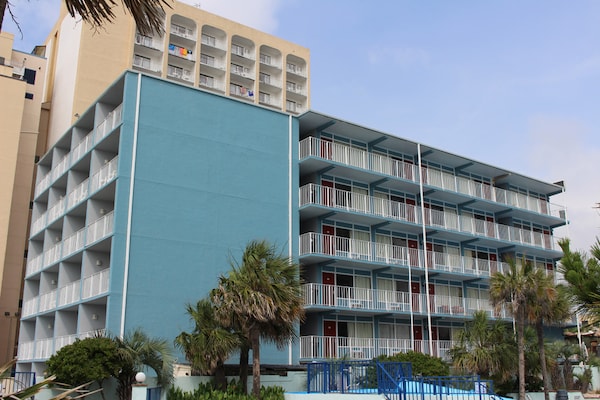 Hotel Blu Atlantic Oceanfront & Suites