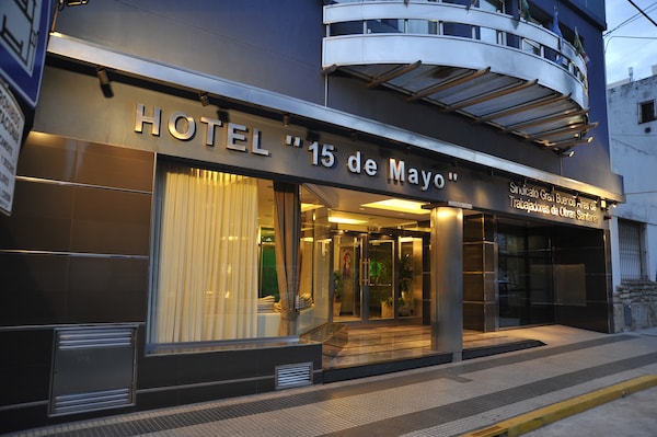 Hotel 15 de Mayo