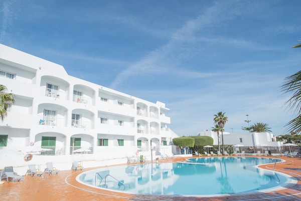 Gavimar Ariel Chico Hotel and Apartments