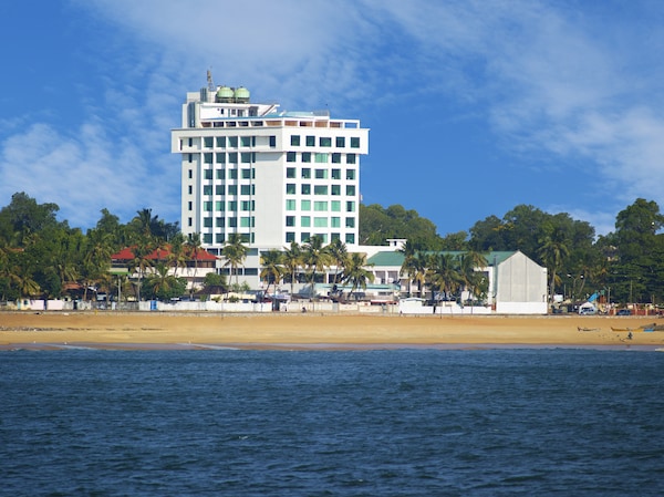 Hotel The Quilon Beach & Convention Center