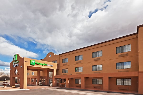 Ramada By Wyndham Santa Fe