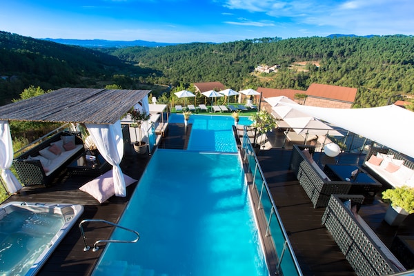 Domaine de Chalveches Hotel SPA 4*