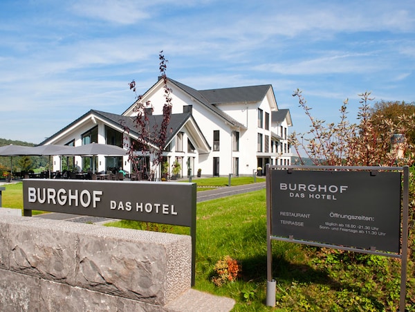 BURGHOF - DAS HOTEL