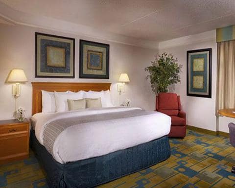 La Quinta Inn & Suites Fort Worth City View