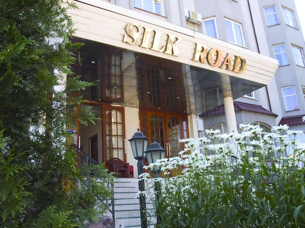 Silk Road Lodge
