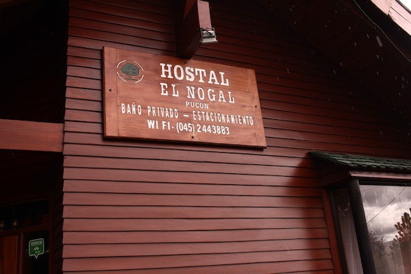 Hostal El Nogal Pucon