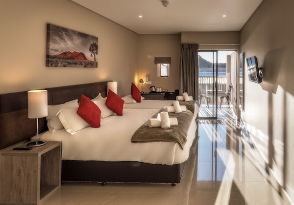 Springbok Inn  by Country Hotels