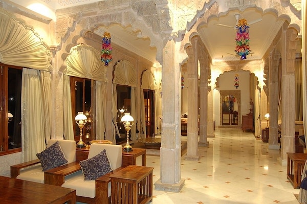 Hotel Fateh Bagh Palace