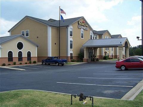 Holiday Inn Express & Suites North Little Rock