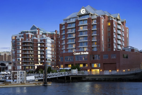 Coast Victoria Hotel & Marina by APA