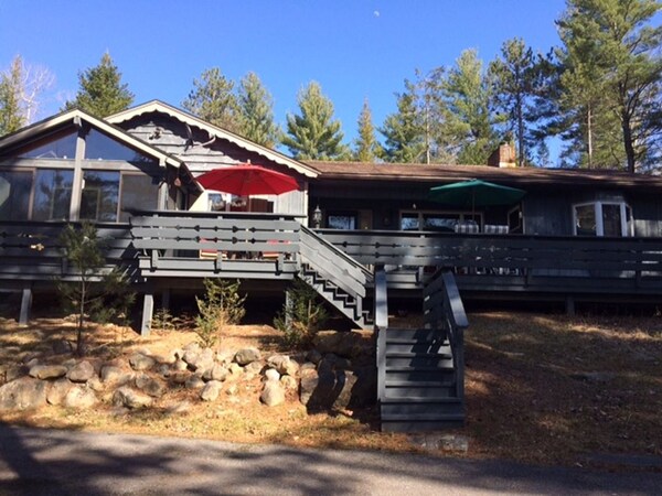 Calling All Skiers, 6 Miles From Whiteface. Pet Friendly. Ranch Home. Wifi.