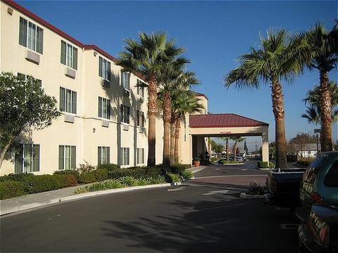 Holiday Inn Express & Suites Tracy
