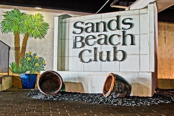 Sands Beach Club1016