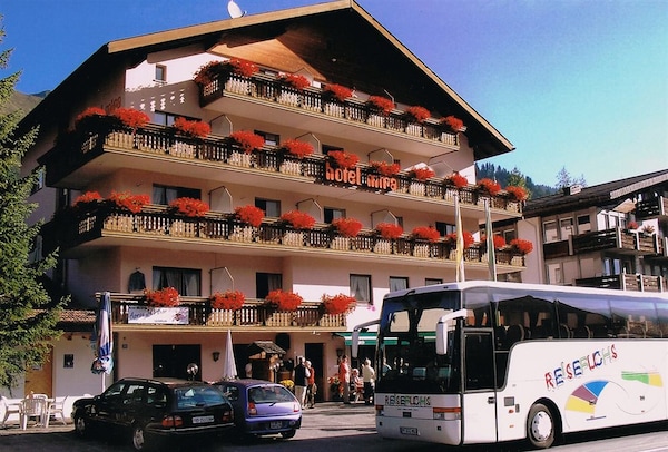 Hotel Mira