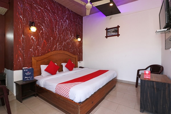 Oyo 45579 Hotel Vishnu Residency