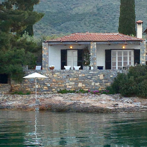 Happiness Is A Cottage By The Sea With Independent Guest House