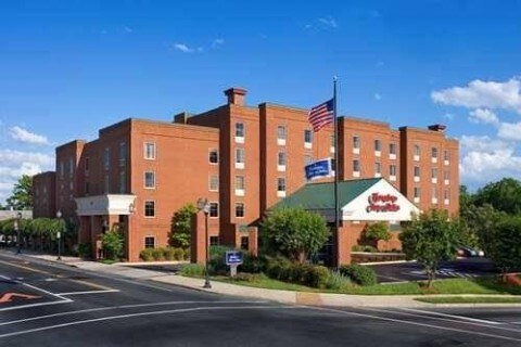Hampton Inn & Suites Charlottesville At The University