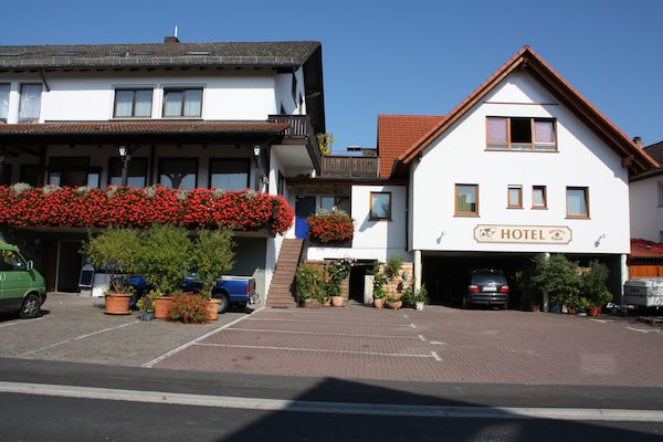Hotel & Restaurant Zum Ochsen -Ox Distillery
