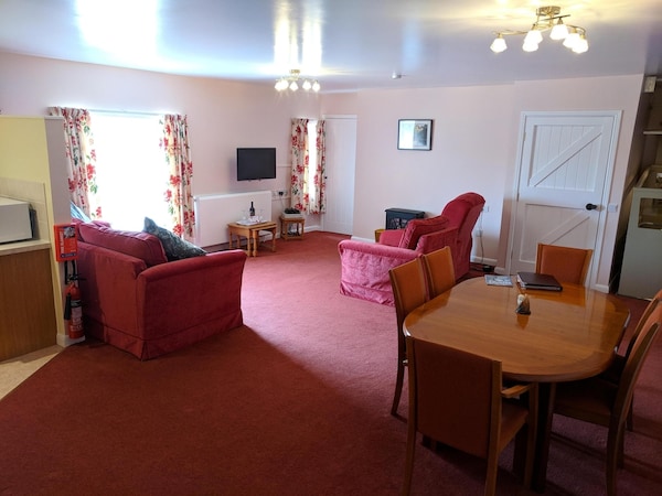 Spacious And Warm Cottage Set In Beautiful Teesdale On A Working Sheep Farm