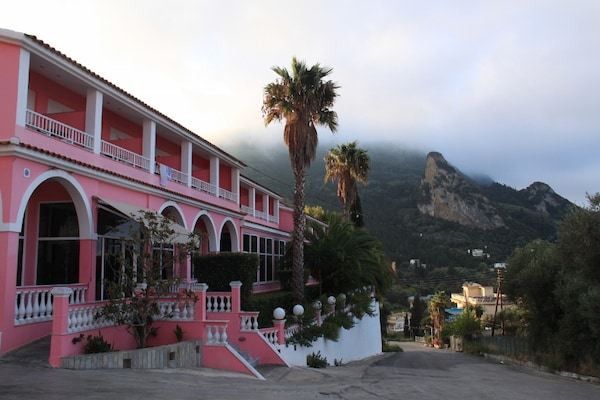 Hotel The Pink Palace