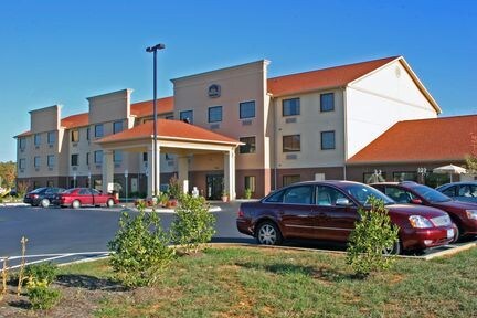 Best Western Strawberry Inn and Suites