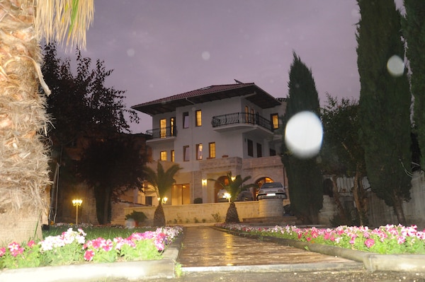 Hotel Rezidenca Desaret