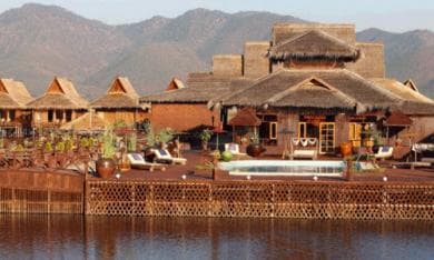 Hotel Shwe Inn Tha Floating Resort