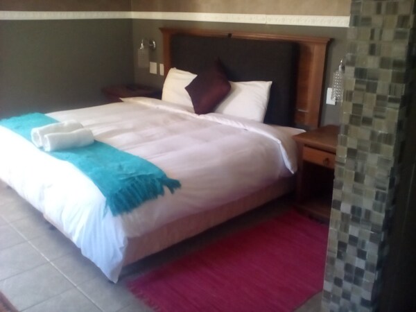Bread and Barrel Guesthouse Bellville