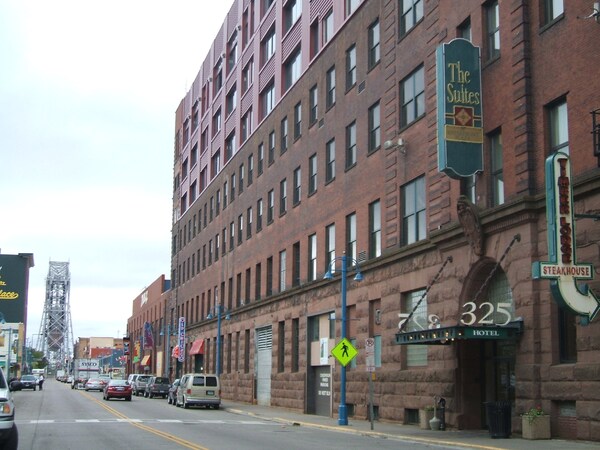 The Suites Hotel in Canal Park