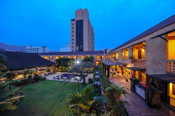 Holiday Garden Hotel & Resort Sha Extra Plus