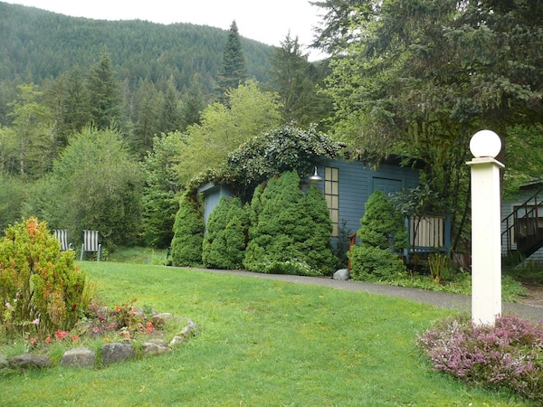 Alexander's Lodge & Restaurant At Mt Rainier (Breakfast Included)