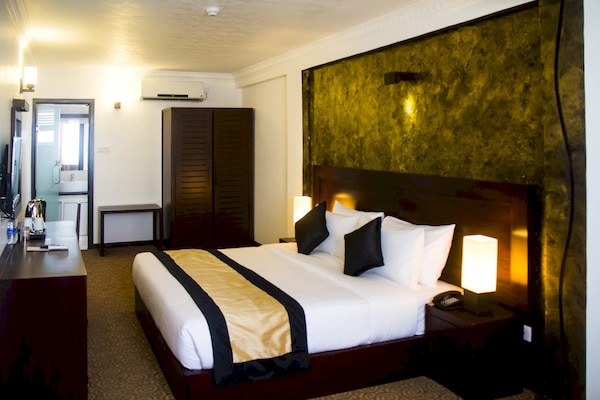 Hotel Ceylon City