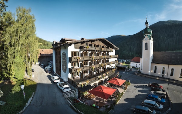 Berghotel Basur - Das Schihotel am Arlberg